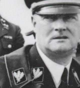 Preview: Foto  - SS-Brigadeführer und andere Generale in einem Sportstadion